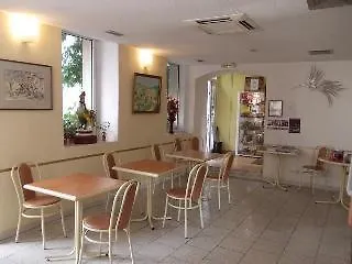 Appia ホテル 2*